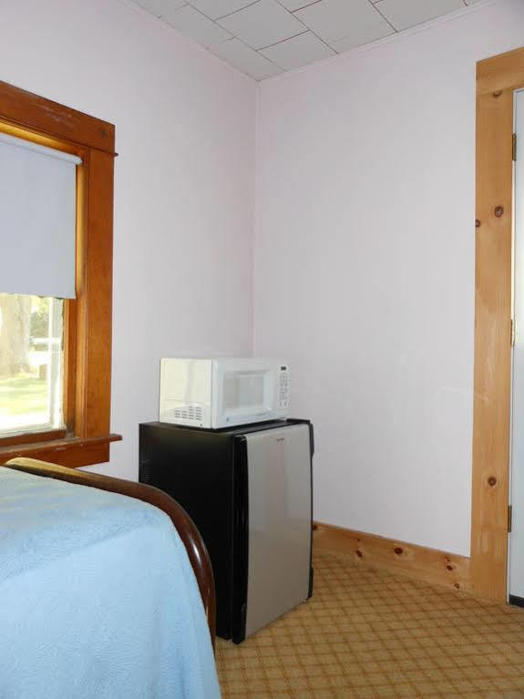 Hotel Katahdin Cabins Millinocket Exterior foto