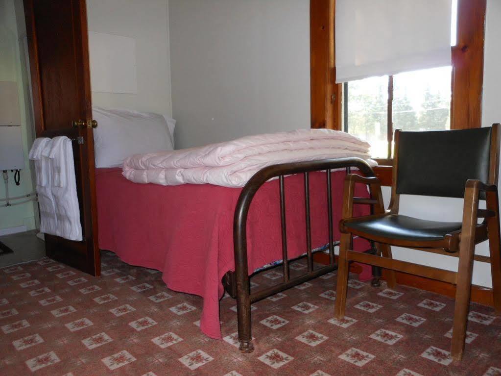 Hotel Katahdin Cabins Millinocket Exterior foto