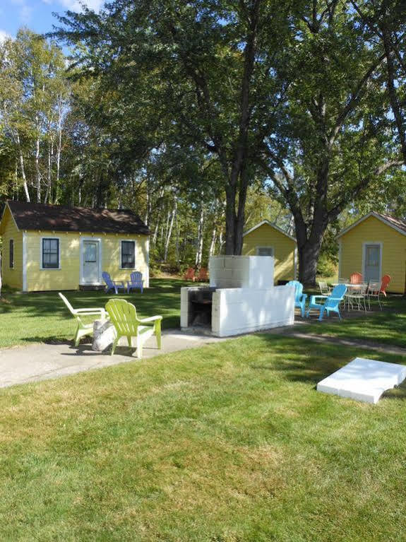 Hotel Katahdin Cabins Millinocket Exterior foto